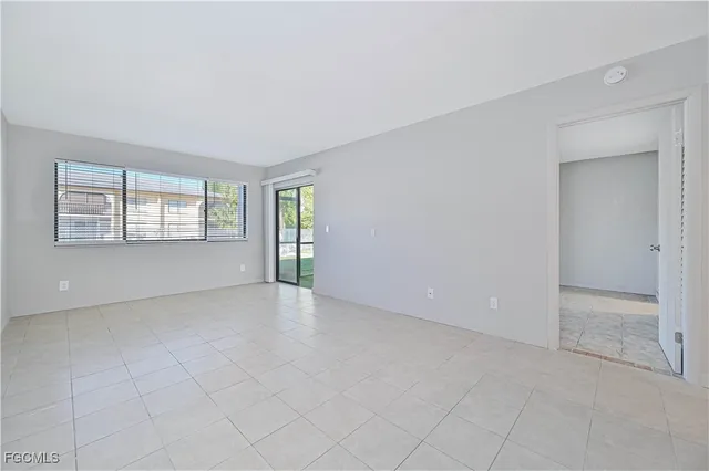 $1,095 | 606 Gerald Avenue, Unit 115, Lehigh Acres, FL 33936