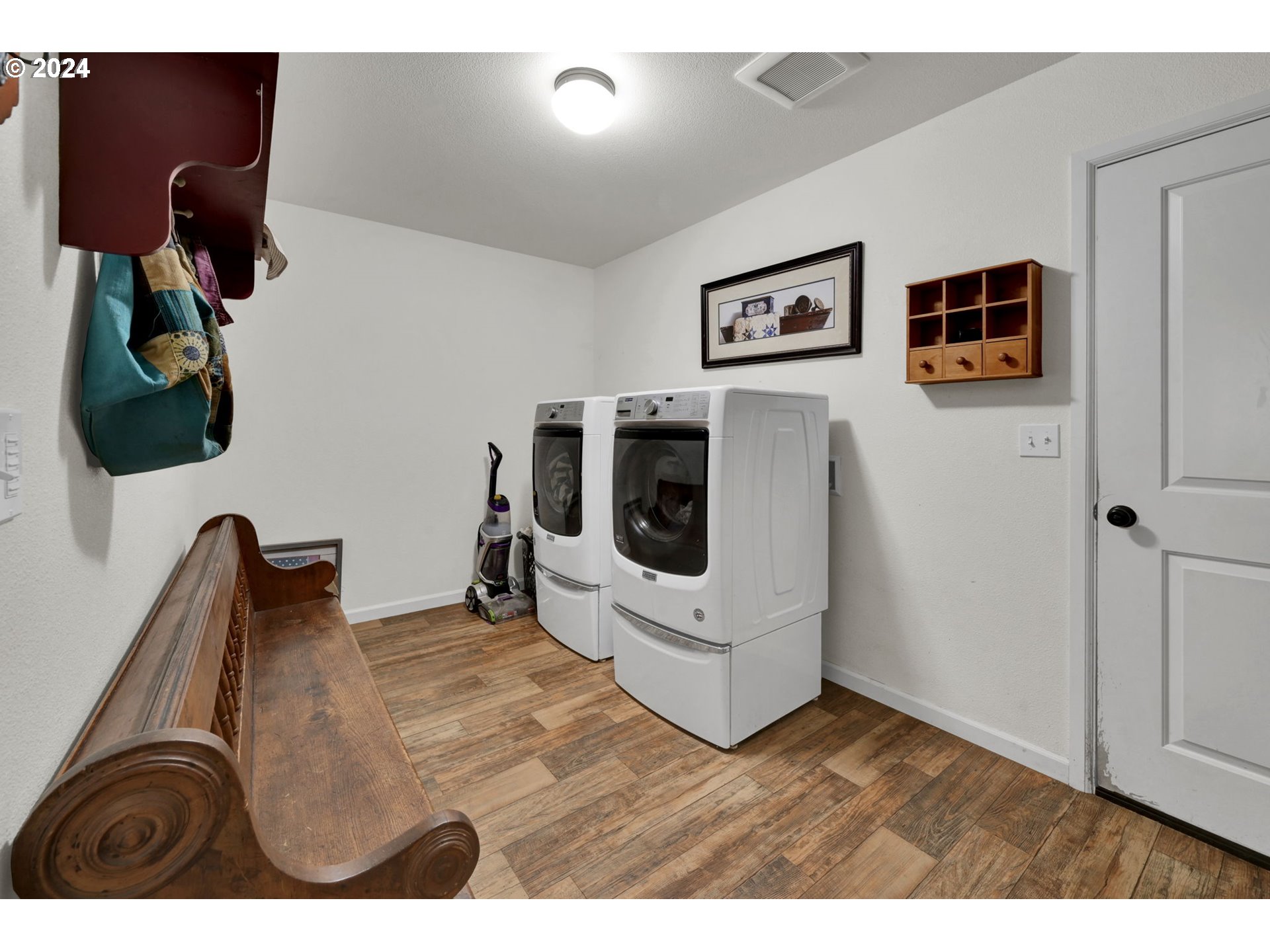 33320 Bryant Road Creswell, OR 97426 - Photo 19 of 48 Utility Room