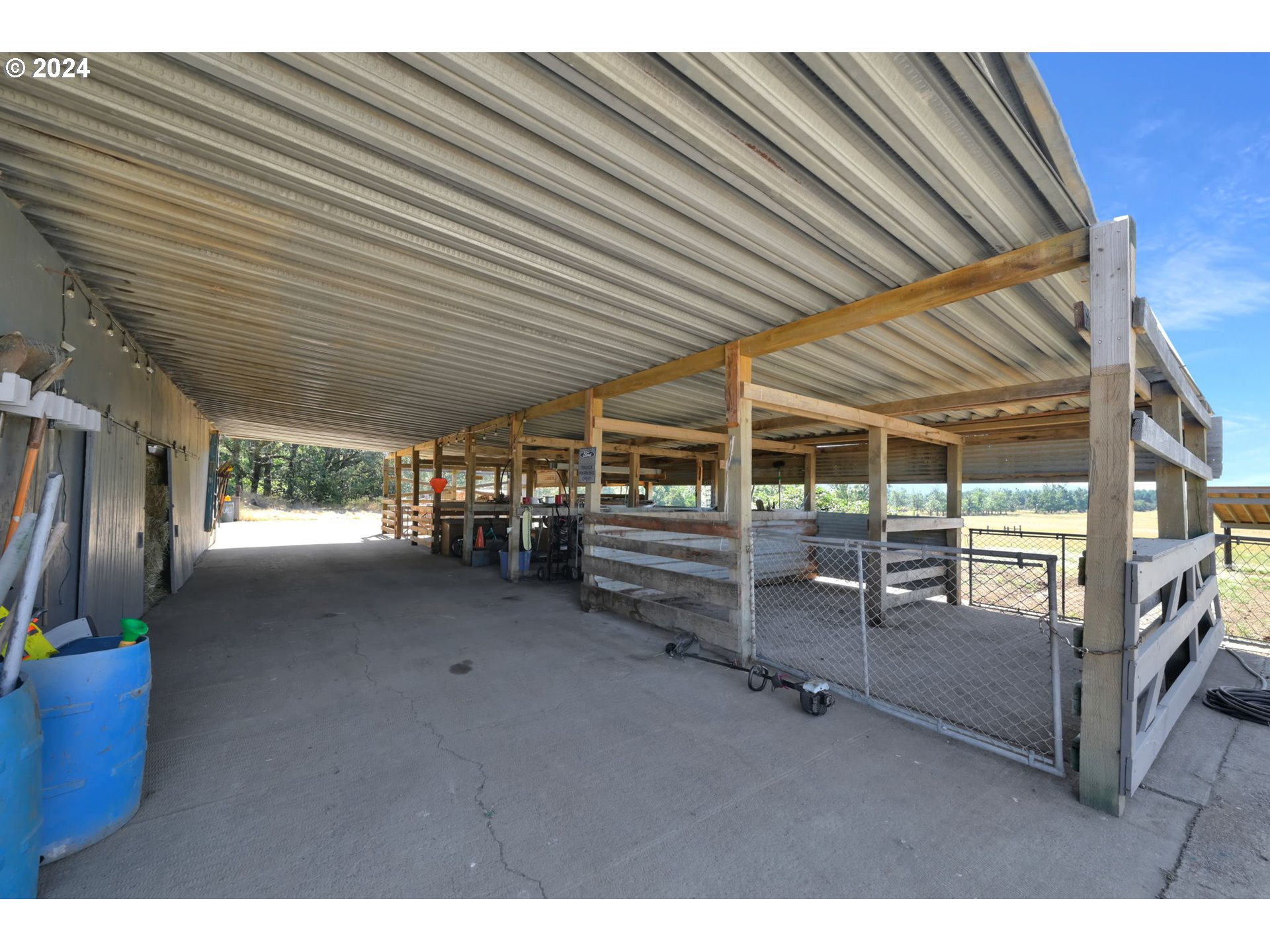 33320 Bryant Road Creswell, OR 97426 - Photo 32 of 48 Barn