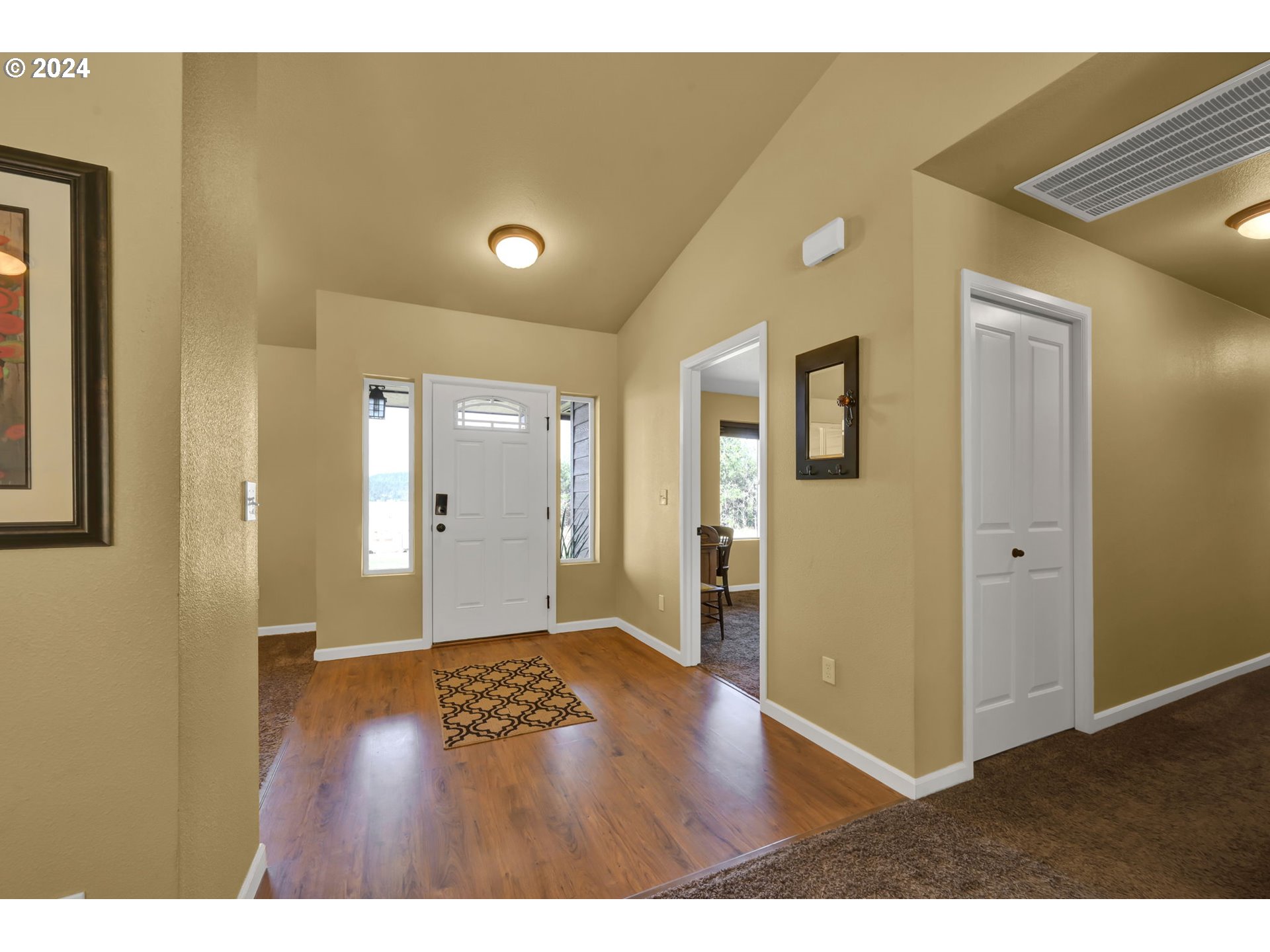 33320 Bryant Road Creswell, OR 97426 - Photo 4 of 48 Entrance/Foyer