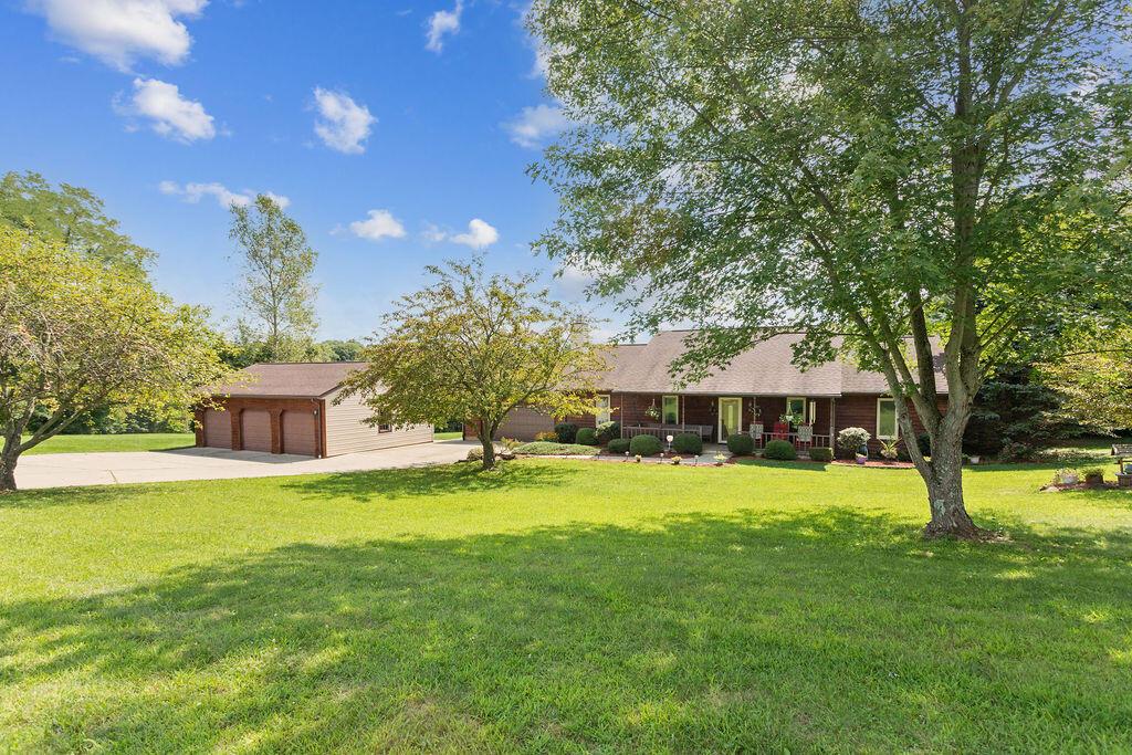 5877 Royalton Road Southwest Lancaster, OH 43130 - Photo 2 of 30 7G5A1438