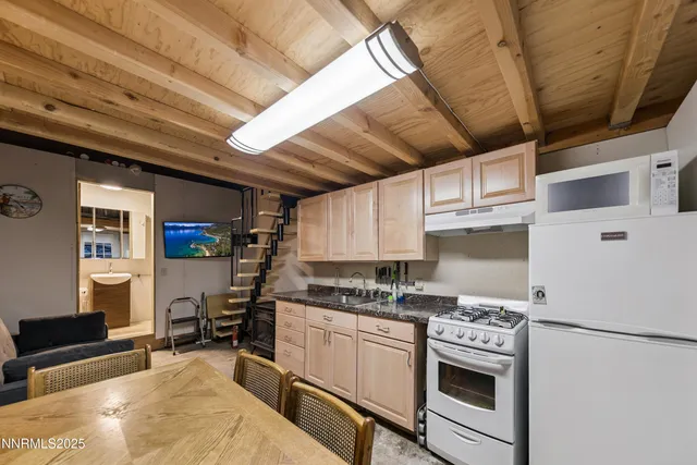 $840,000 | 349 Maryanne Drive, Stateline, NV 89449