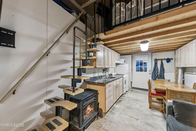 $840,000 | 349 Maryanne Drive, Stateline, NV 89449