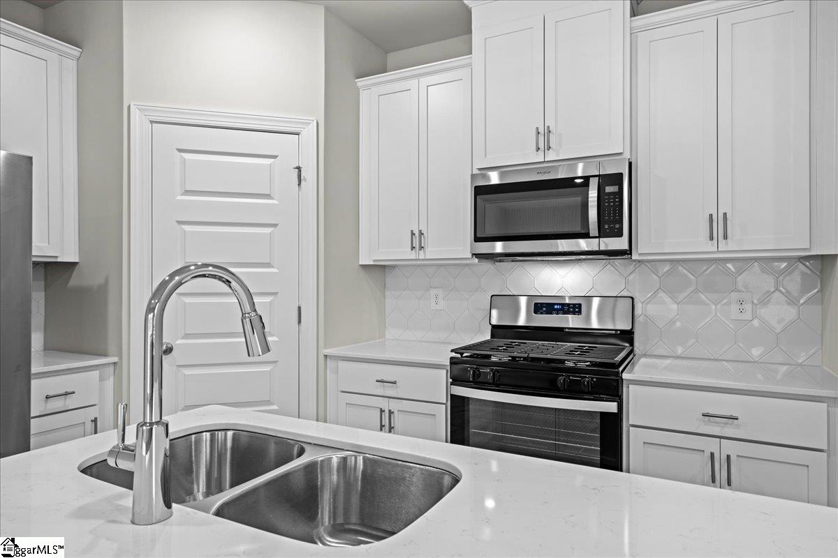 105 Kerwin Court Greer, SC 29651 - Photo 13 of 35