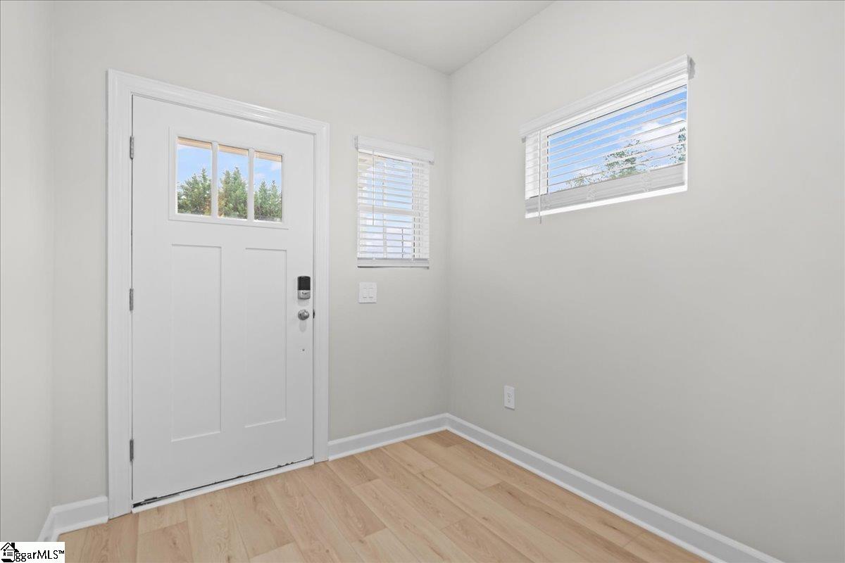 105 Kerwin Court Greer, SC 29651 - Photo 5 of 35