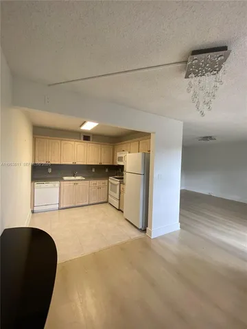 $2,000 | 1903 Bermuda Circle, Unit D2, Coconut Creek, FL 33066