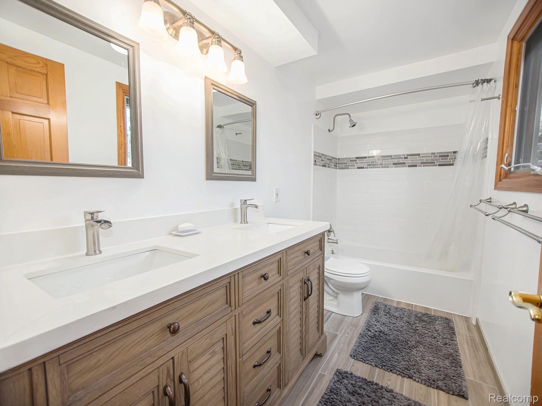 751 Edgewood Drive Rochester, MI 48306 - Photo 20 of 54 751 Edgewood Dr_15.jpg