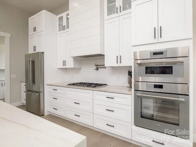 $1,375,000 | 422 Ascension Valley, Horse Shoe, NC 28742