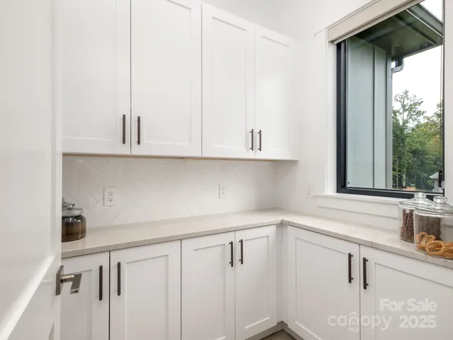 $1,375,000 | 422 Ascension Valley, Horse Shoe, NC 28742