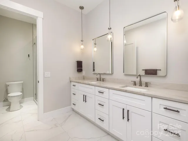 $1,375,000 | 422 Ascension Valley, Horse Shoe, NC 28742