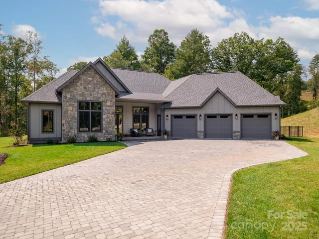 $1,375,000 | 422 Ascension Valley, Horse Shoe, NC 28742