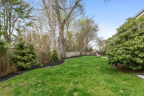 $899,000 | 7 Meadowbrook Drive, Barrington, RI 02806