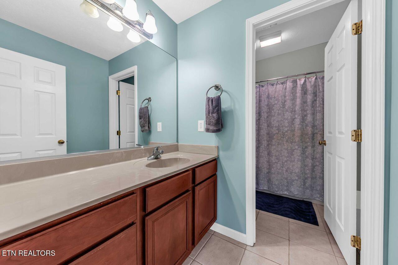520 Spring Branch Lane Knoxville, TN 37934 - Photo 14 of 33 Full Bath (Second Floor)