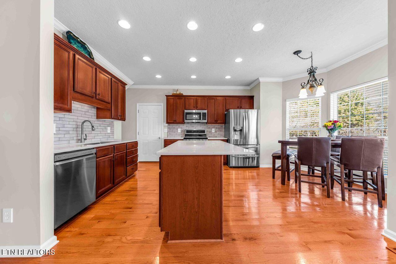 520 Spring Branch Lane Knoxville, TN 37934 - Photo 9 of 33 Kitchen and Breakfast Area