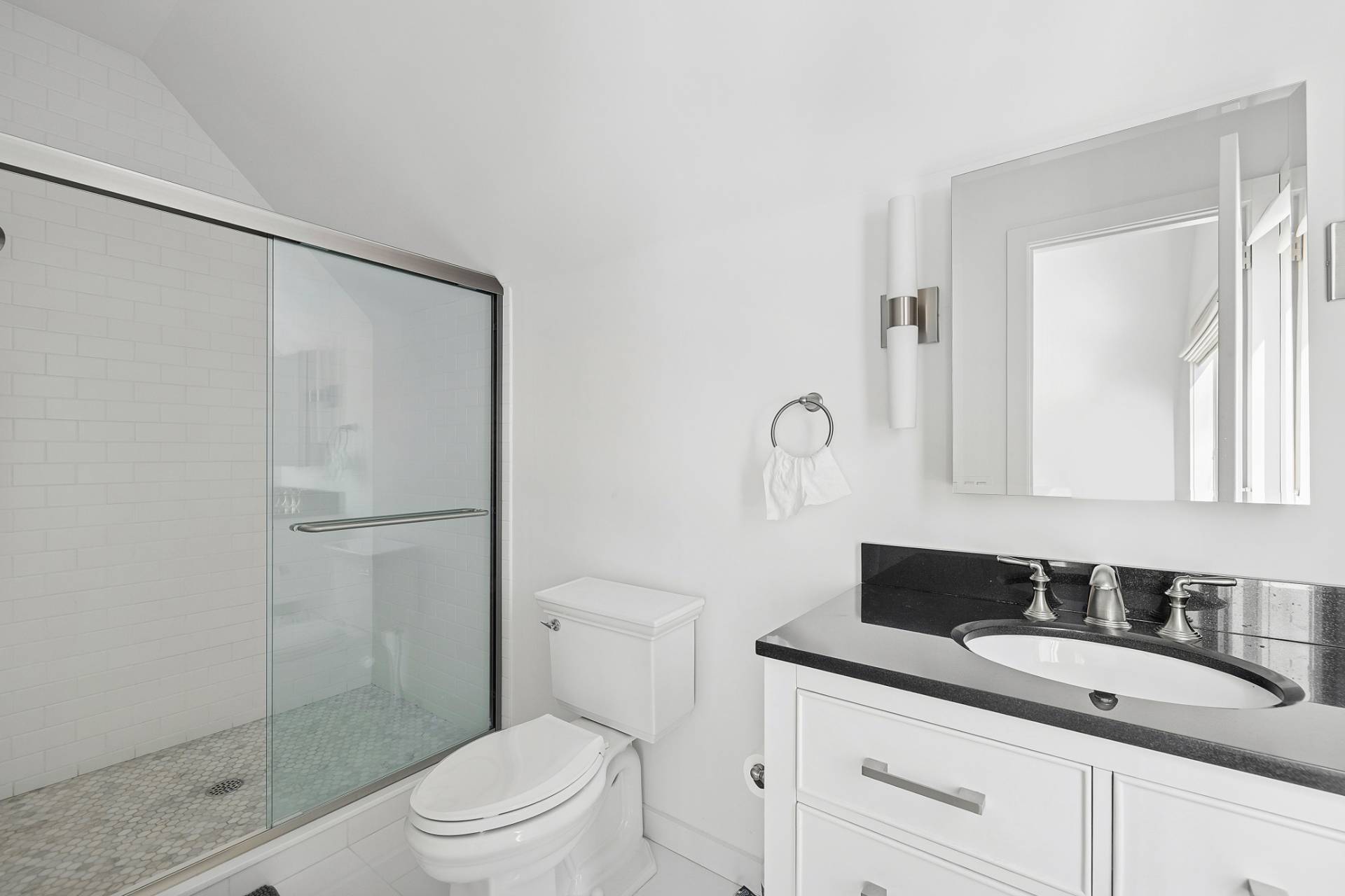 16 Roosevelt Road Montauk, NY 11954 - Photo 13 of 24