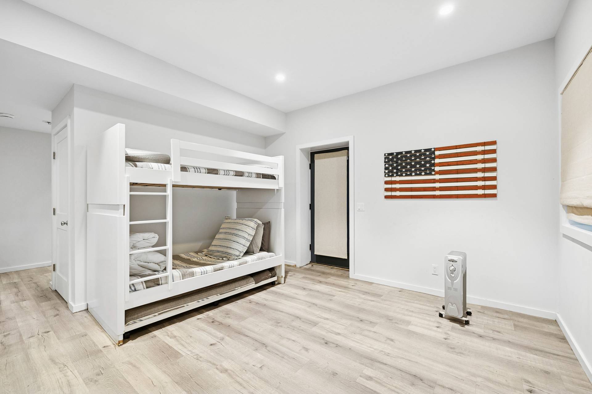 16 Roosevelt Road Montauk, NY 11954 - Photo 21 of 24