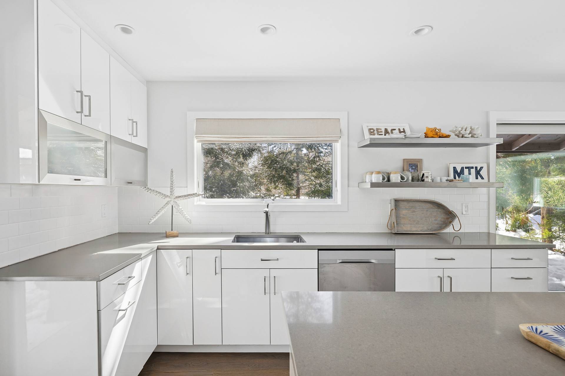 16 Roosevelt Road Montauk, NY 11954 - Photo 9 of 24
