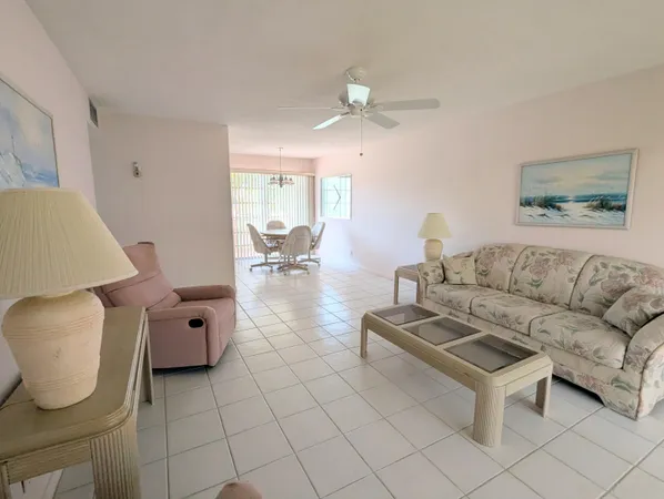 $2,000 | 2 Golfs Edge, Unit D, West Palm Beach, FL 33417