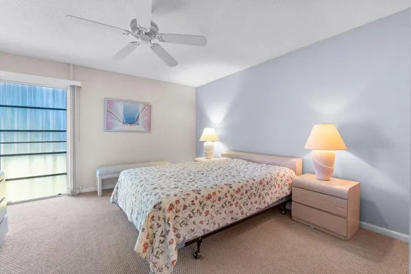 $2,000 | 2 Golfs Edge, Unit D, West Palm Beach, FL 33417