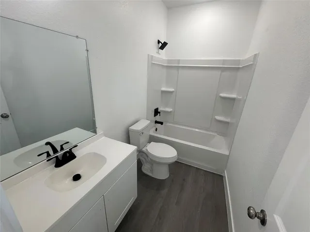 $1,700 | 2806 Beechwood Street, Granbury, TX 76048