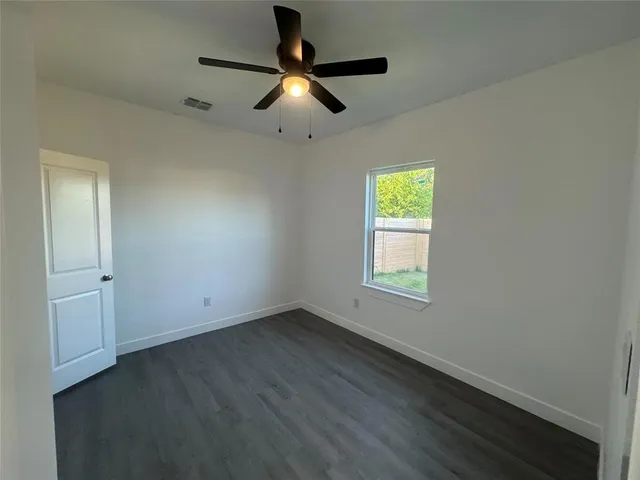 $1,700 | 2806 Beechwood Street, Granbury, TX 76048