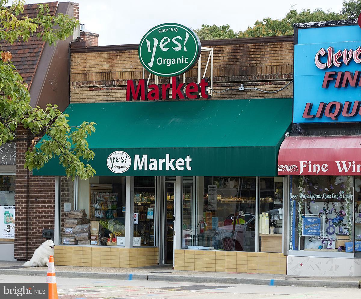 3100 Connecticut Avenue Northwest, Unit 145 Washington, DC 20008 - Photo 34 of 35 a view of a brick building with a sign on the wall