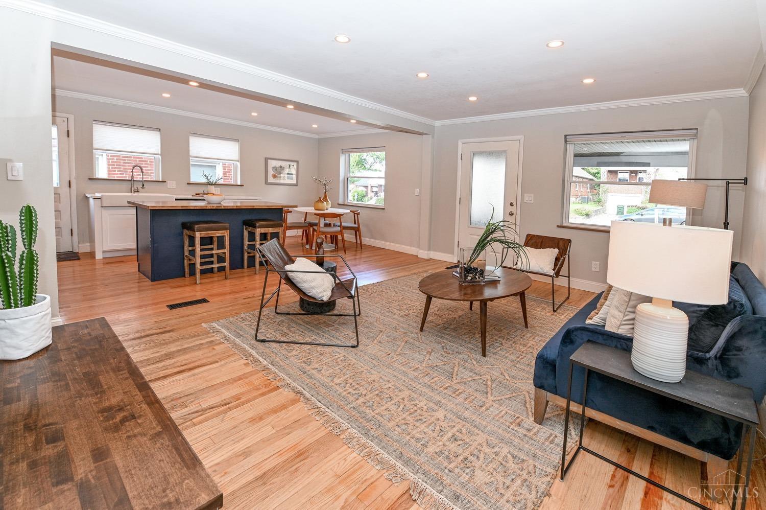6925 Roe Street Cincinnati, OH 45227 - Photo 6 of 32 Gallery Image 6