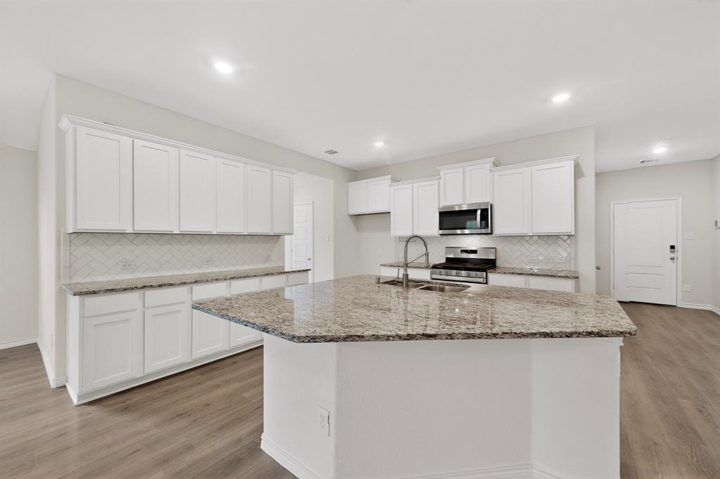 430 Forestridge Drive Fate, TX 75087 - Photo 11 of 40