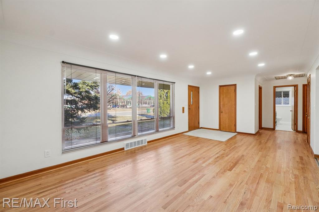 22400 Kelly Road Eastpointe, MI 48021 - Photo 4 of 36 Gallery Image 4
