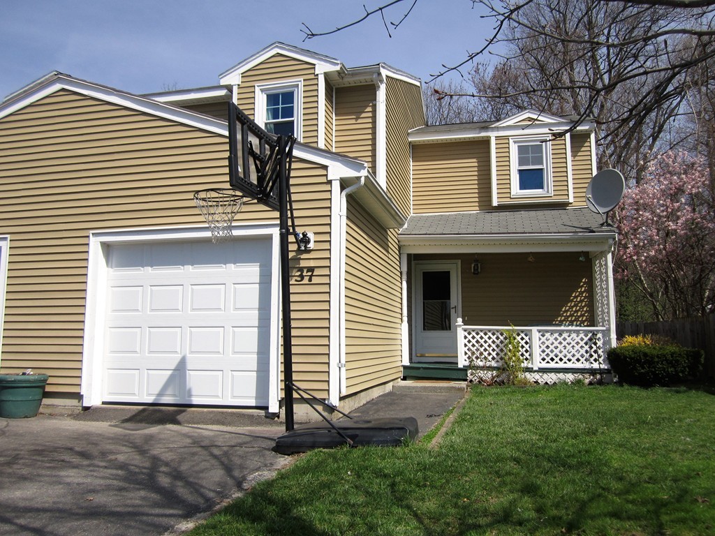37 Santoro Road Worcester, MA 01606 - Photo 1 of 21 Gallery Image 1