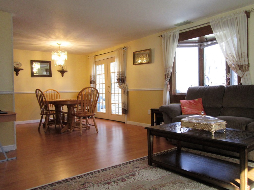 37 Santoro Road Worcester, MA 01606 - Photo 4 of 21 Gallery Image 4