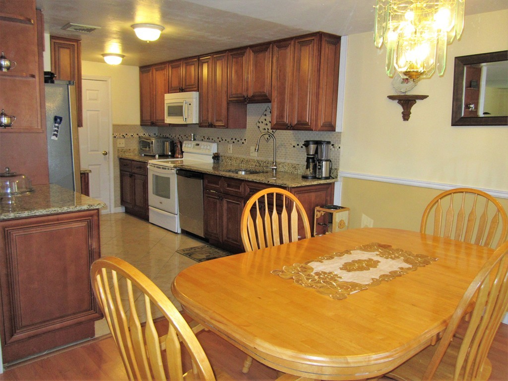 37 Santoro Road Worcester, MA 01606 - Photo 6 of 21 Gallery Image 6