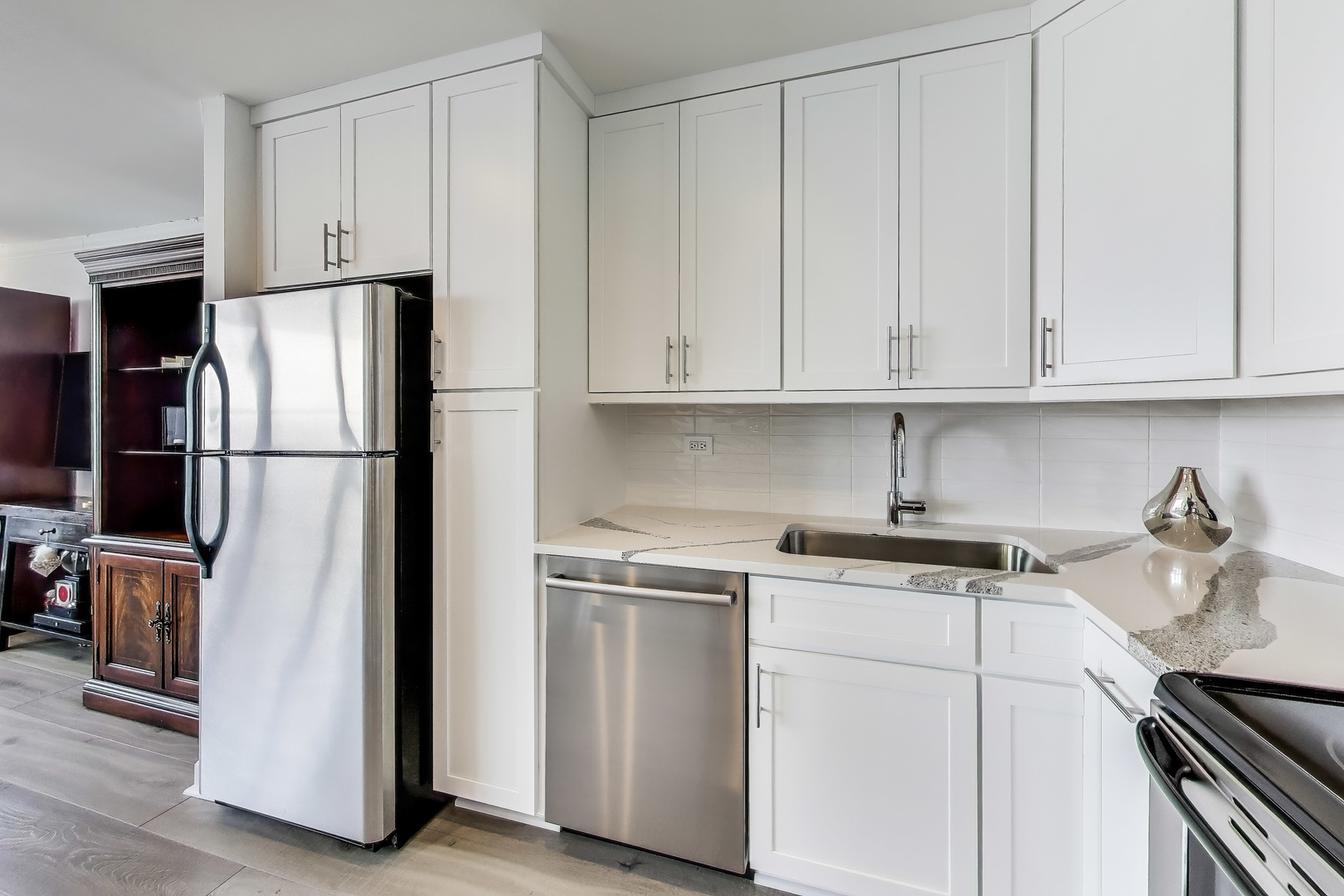 655 West Irving Park Road, Unit 5506 Chicago, IL 60613 - Photo 14 of 29 Gallery Image 14