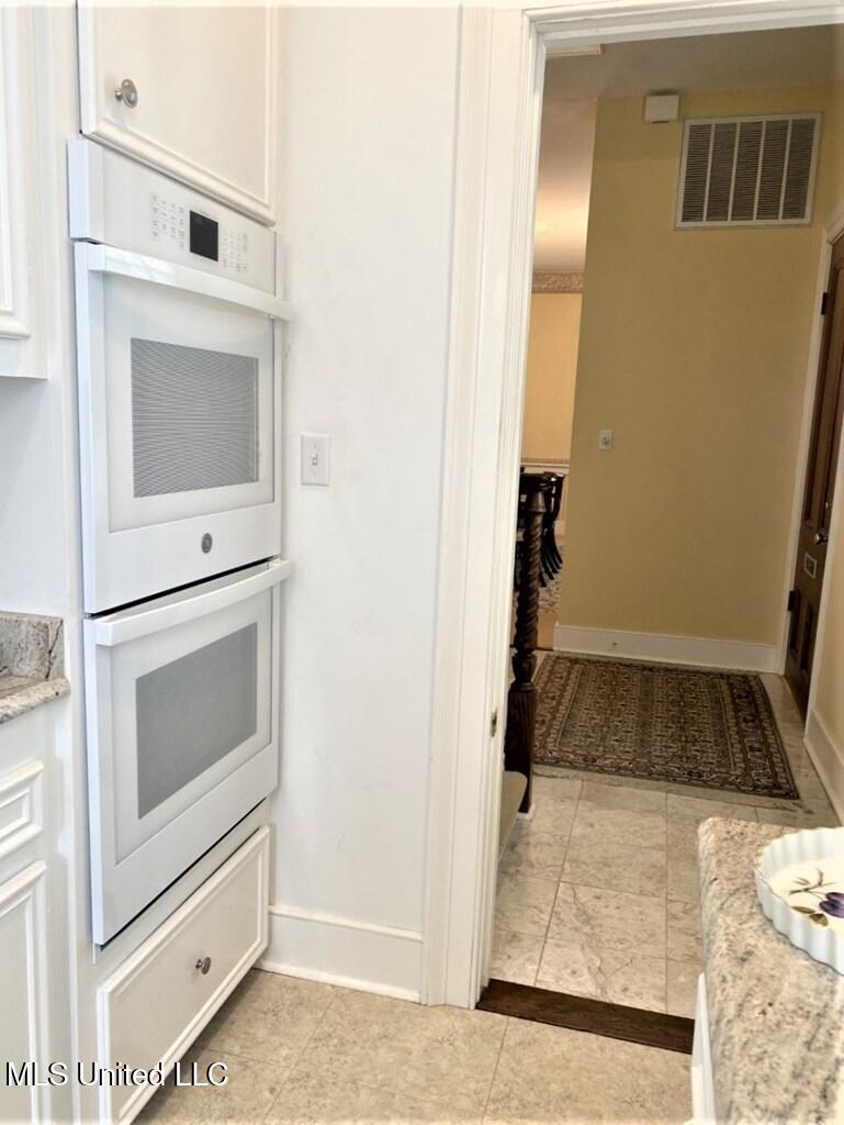 707 State Street, Unit 705 Natchez, MS 39120 - Photo 33 of 59 20250008_47.jpg 707 23