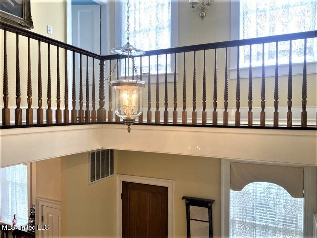 707 State Street, Unit 705 Natchez, MS 39120 - Photo 37 of 59 20250008_50.jpg 707 27