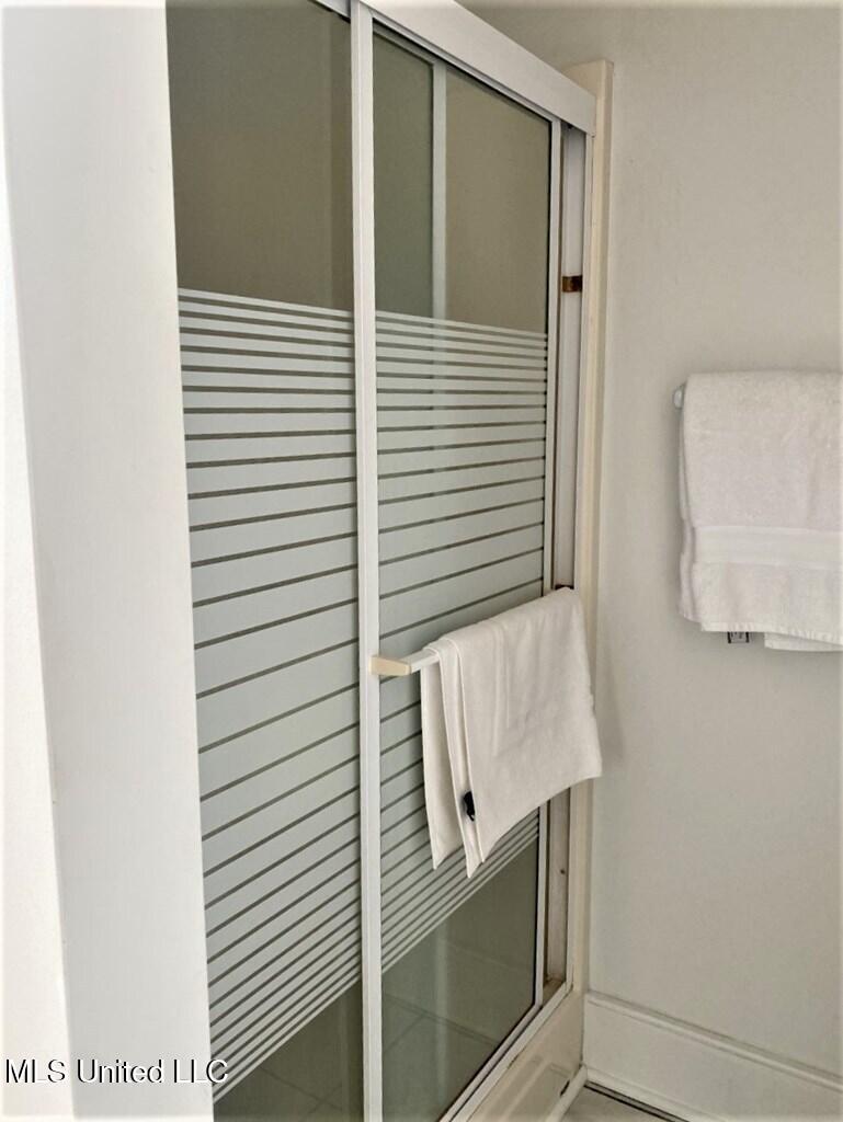 707 State Street, Unit 705 Natchez, MS 39120 - Photo 40 of 59 20250008_39.jpg 707 32