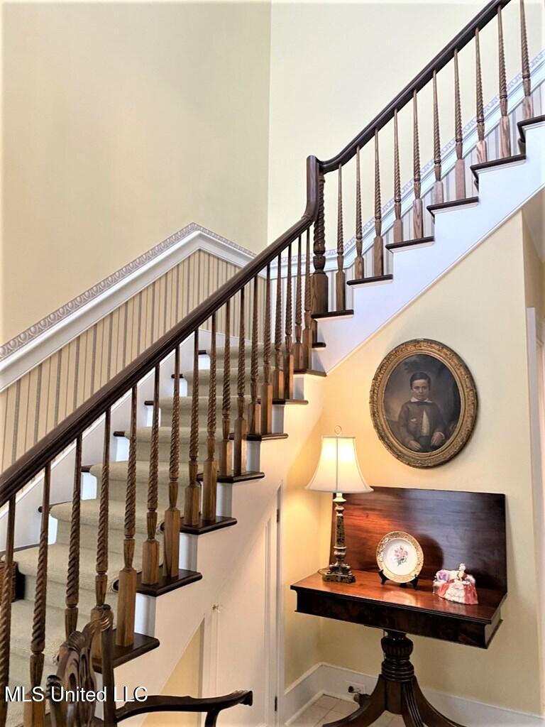 707 State Street, Unit 705 Natchez, MS 39120 - Photo 7 of 59 20250008_58.jpg 707 7