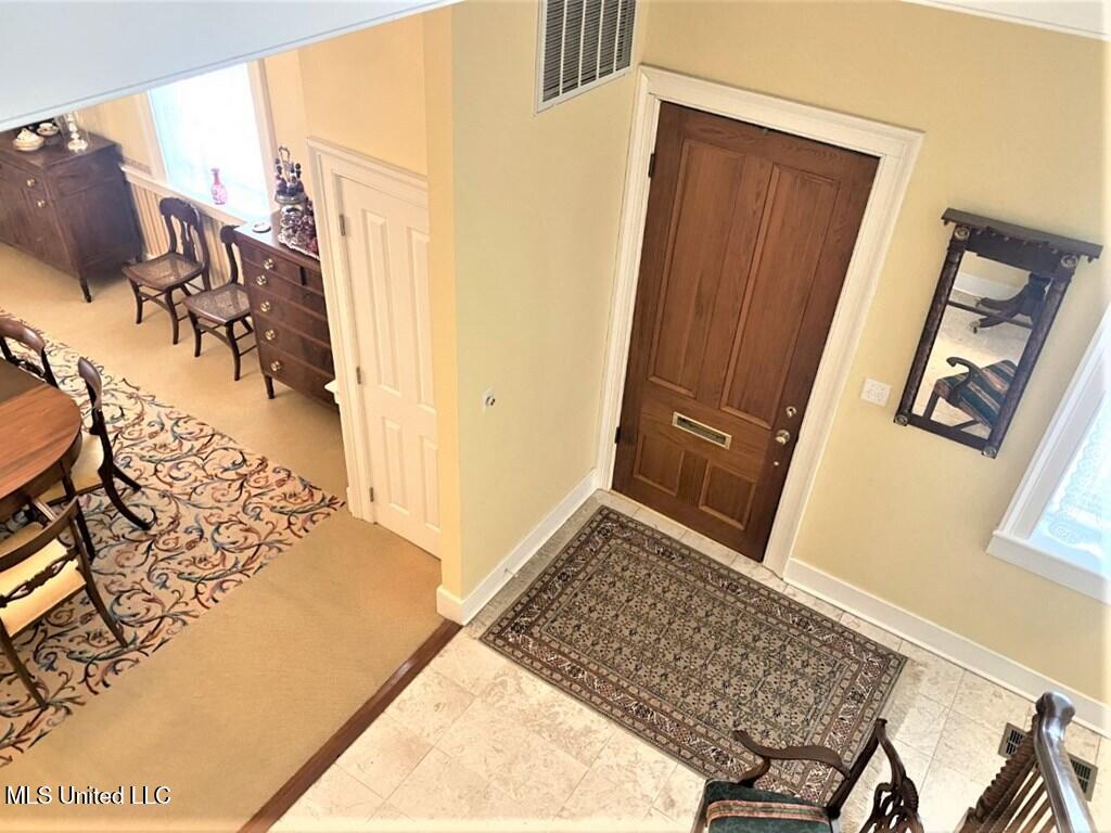 707 State Street, Unit 705 Natchez, MS 39120 - Photo 9 of 59 20250008_44.jpg 707 9