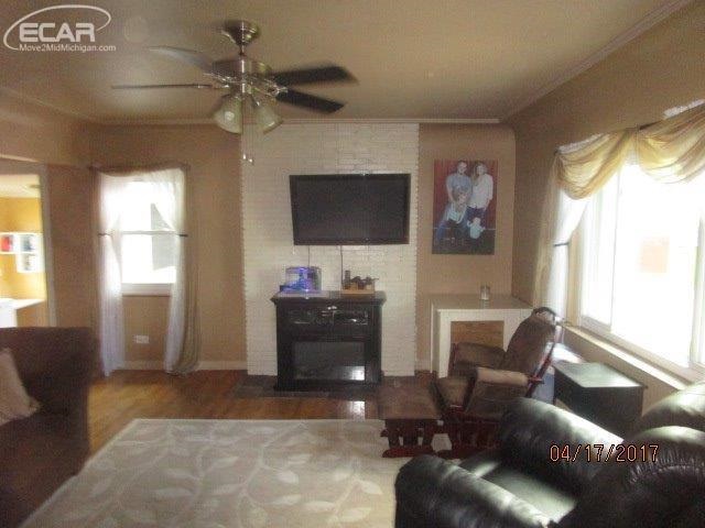 811 West Silver Lake Road Fenton, MI 48430 - Photo 9 of 16 21284460-8.JPG