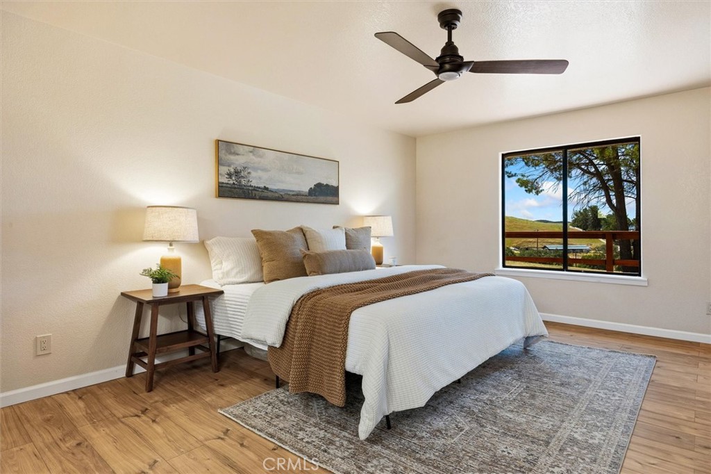 6998 Kingsbury Road Templeton, CA 93465 - Photo 16 of 57 Primary bedroom with views