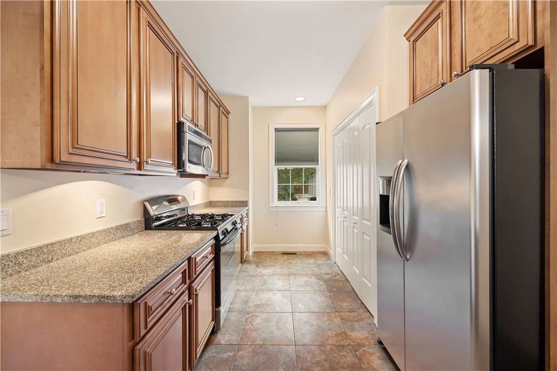315 Old River Road, Unit 39 Lincoln, RI 02838 - Photo 4 of 23 Gallery Image 4