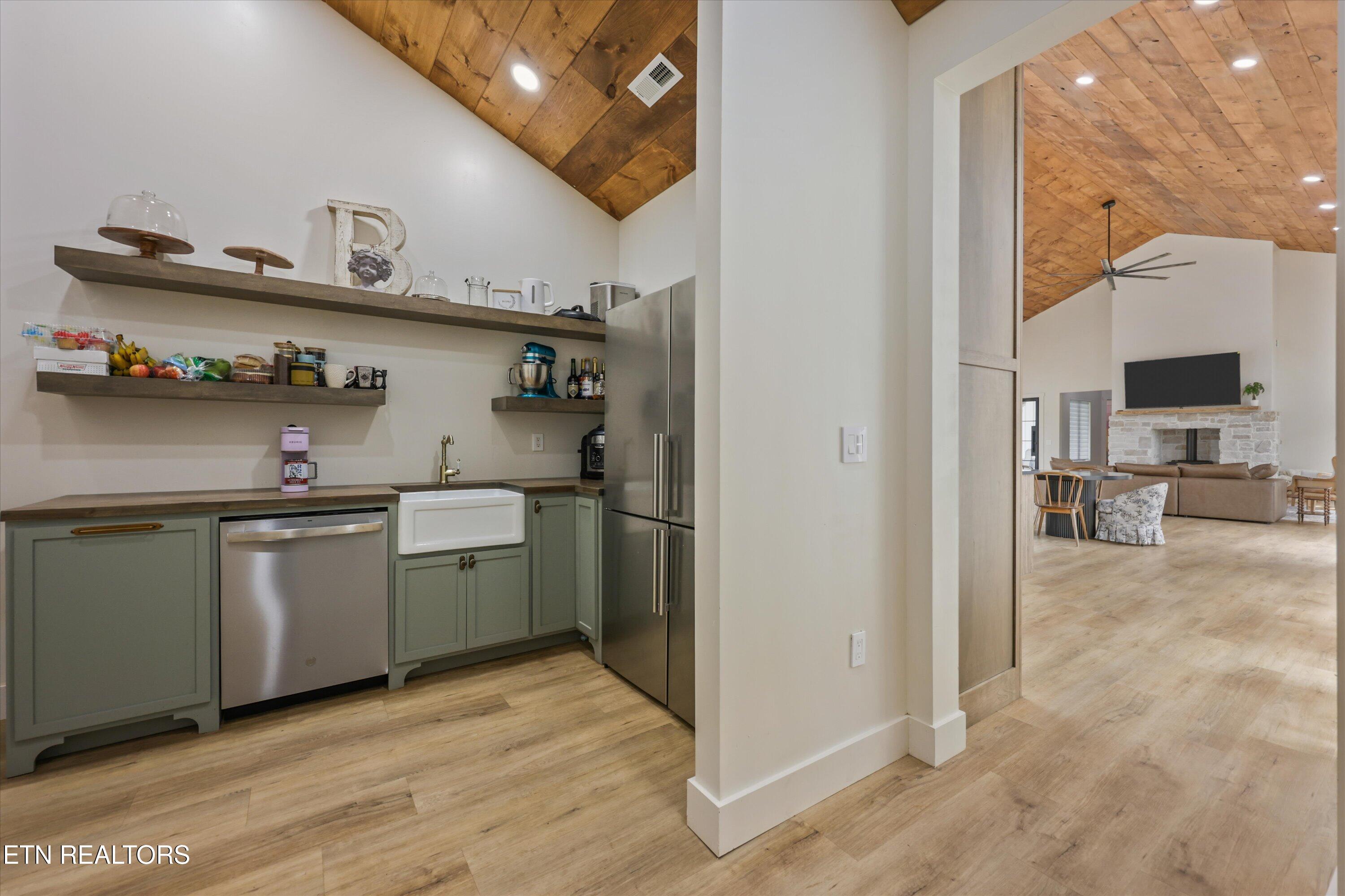 11922 Watkins Road East Loudon, TN 37774 - Photo 21 of 59 Pantry