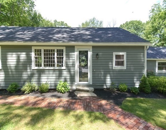 336 Westboro Road Upton, MA 01568 - Photo 4 of 39