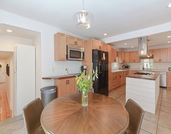 336 Westboro Road Upton, MA 01568 - Photo 9 of 39