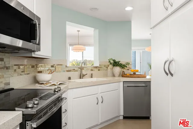 $4,995 | 4643 East 4th Street, Unit 22, Long Beach, CA 90814