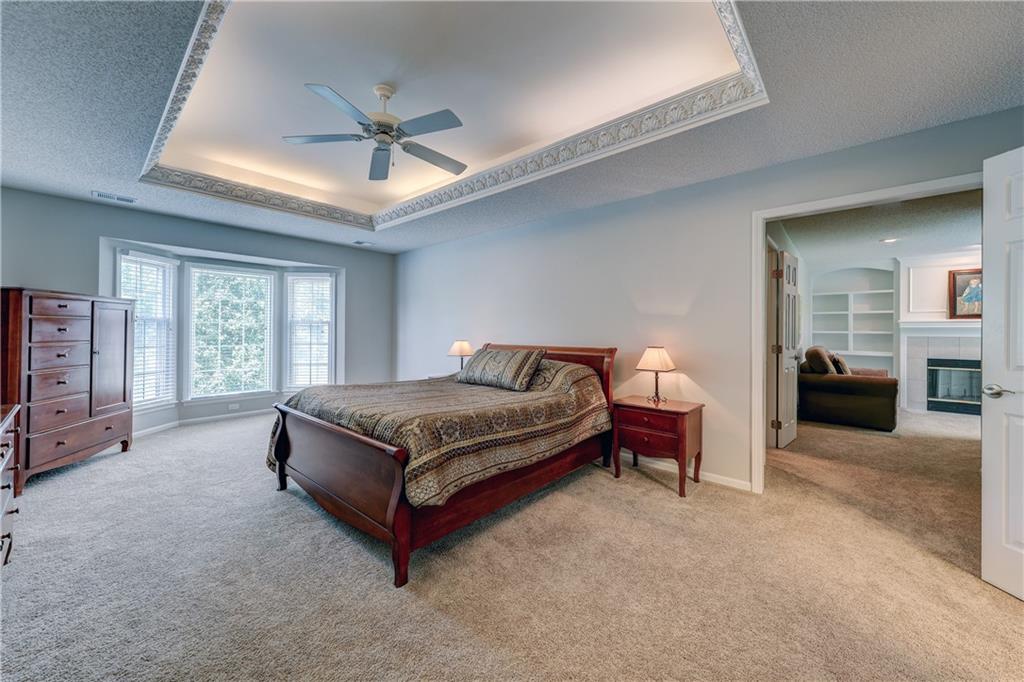 13017 Reeder Street Overland Park, KS 66213 - Photo 3 of 35