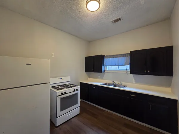 $750 | 993 Oakview Street, Unit 201, Memphis, TN 38114