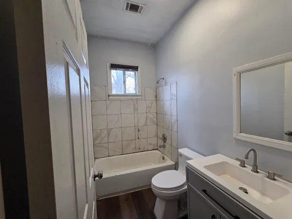 $750 | 993 Oakview Street, Unit 201, Memphis, TN 38114