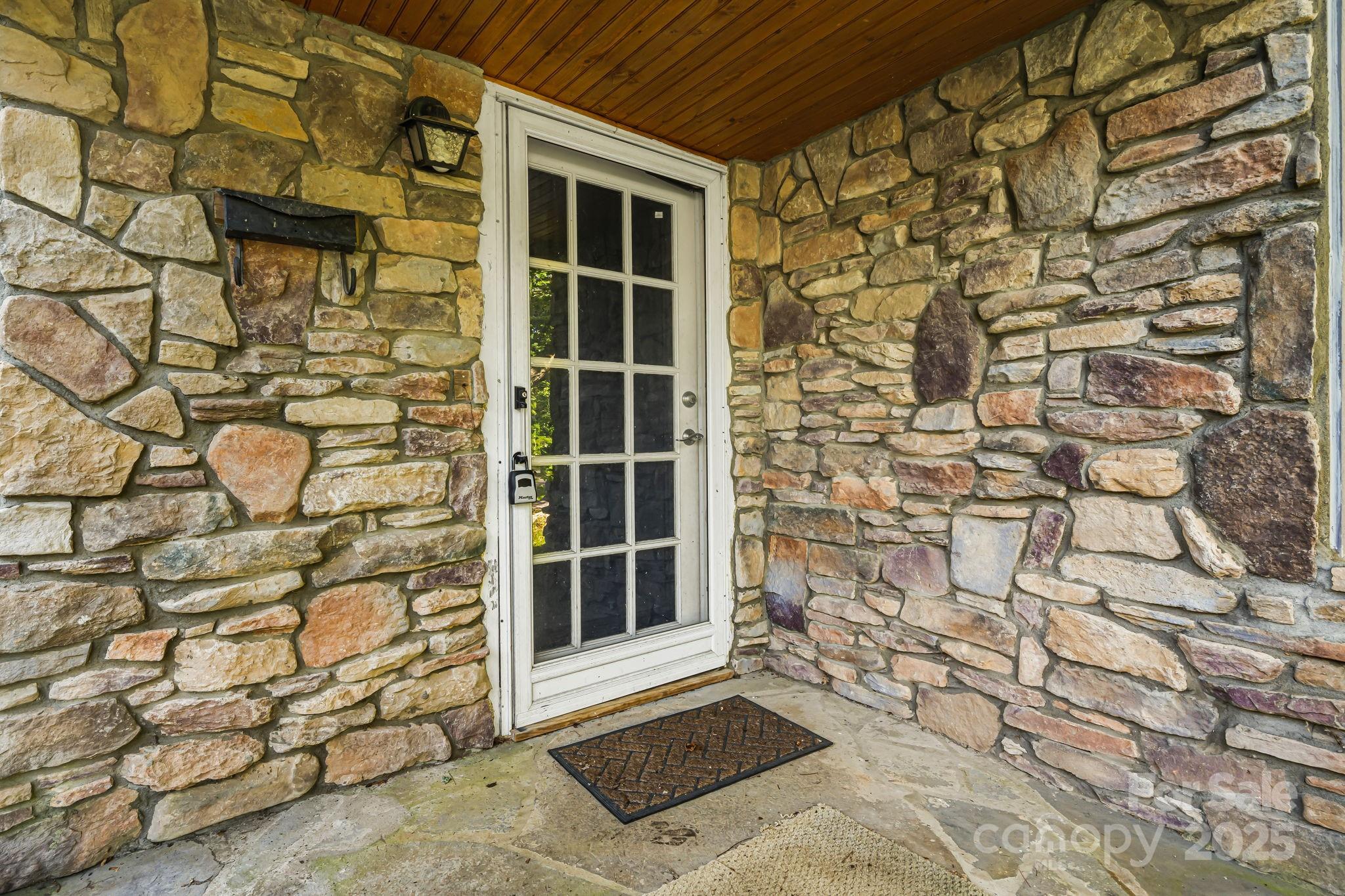 609 Maple Street Brevard, NC 28712 - Photo 3 of 28
