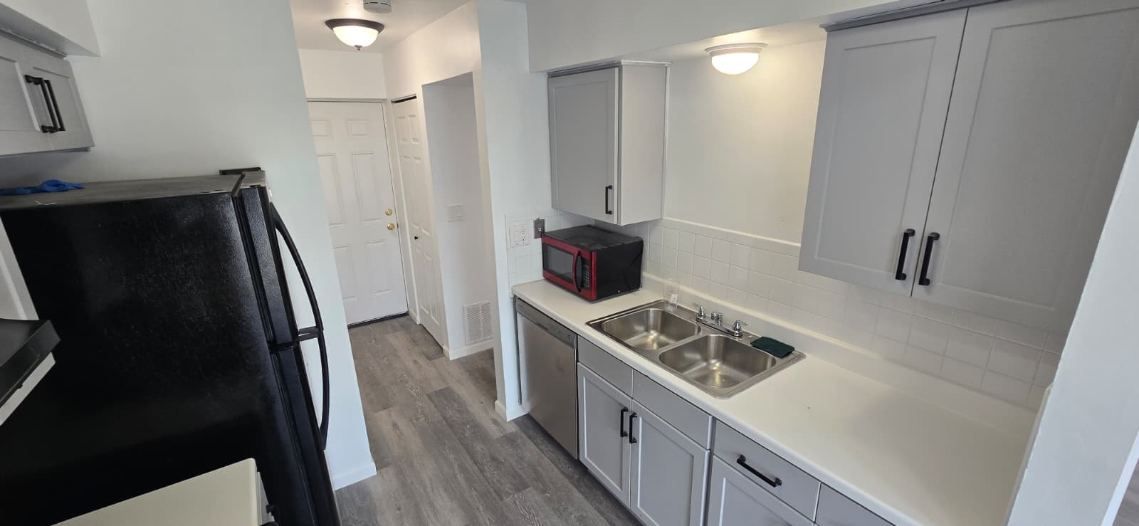 325 Bayview Point Schaumburg, IL 60194 - Photo 2 of 11